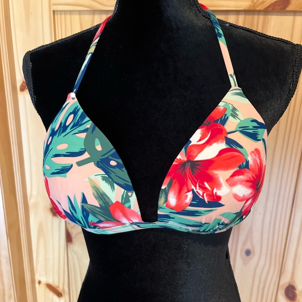 Brand new bikini top, size L